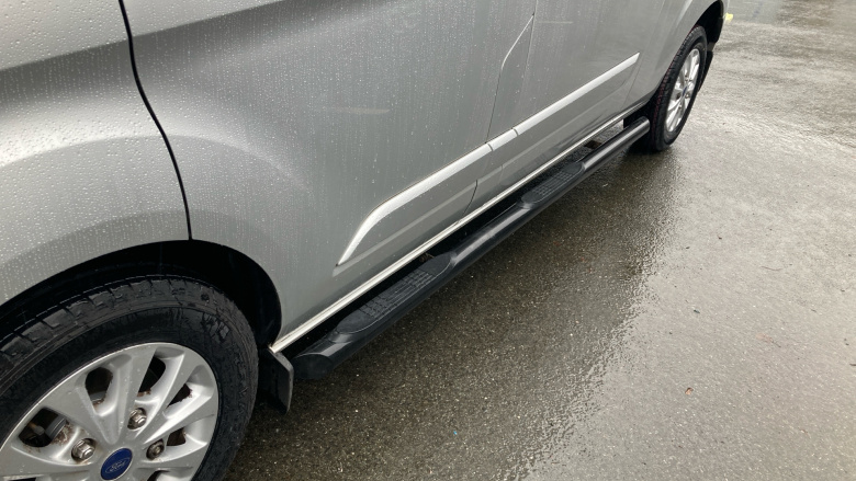 Ford Transit Custom 320 L2 Diesel Fwd 2.0 EcoBlue 130ps Low Roof D/Cab Limited Van Auto